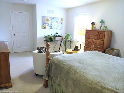 90 Larry Crescent, Caledonia, ON - Indoor Photo Showing Bedroom