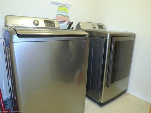 90 Larry Crescent, Caledonia, ON - Indoor Photo Showing Laundry Room