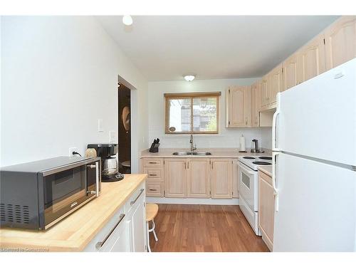 63-880 Limeridge Road E, Hamilton, ON - Indoor Photo Showing Kitchen With Double Sink