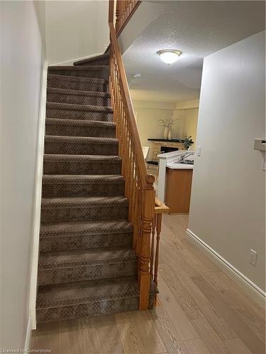 23-2015 Cleaver Avenue, Burlington, ON - Indoor Photo Showing Other Room