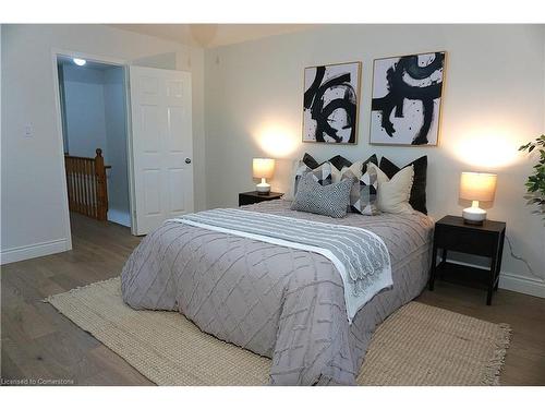 23-2015 Cleaver Avenue, Burlington, ON - Indoor Photo Showing Bedroom