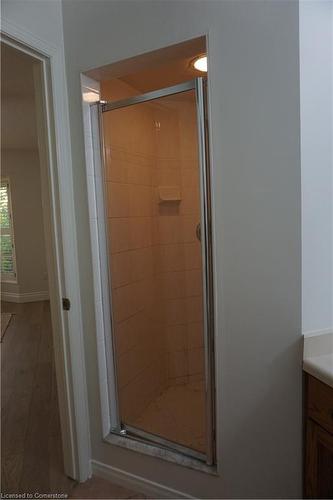 23-2015 Cleaver Avenue, Burlington, ON - Indoor Photo Showing Bathroom