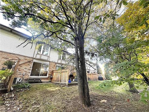 23-2015 Cleaver Avenue, Burlington, ON - Outdoor