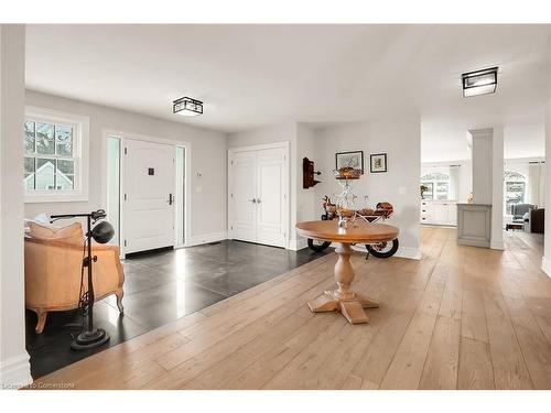 129 Main Street W, Grimsby, ON - Indoor Photo Showing Living Room