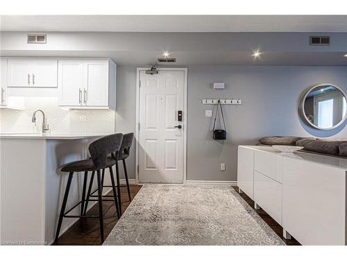 103-2010 Cleaver Avenue, Burlington, ON - Indoor Photo Showing Kitchen