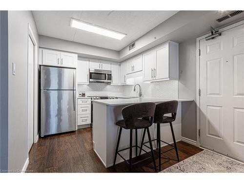 103-2010 Cleaver Avenue, Burlington, ON - Indoor Photo Showing Kitchen With Stainless Steel Kitchen With Upgraded Kitchen