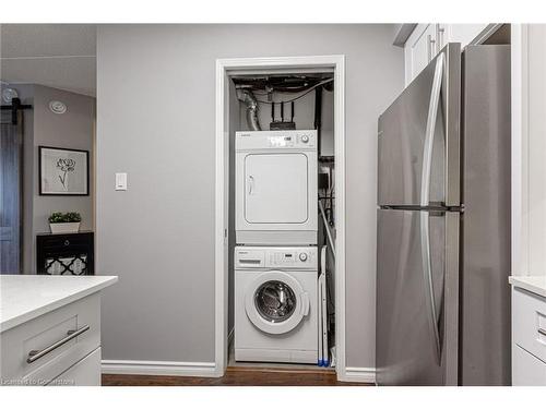 103-2010 Cleaver Avenue, Burlington, ON - Indoor Photo Showing Laundry Room