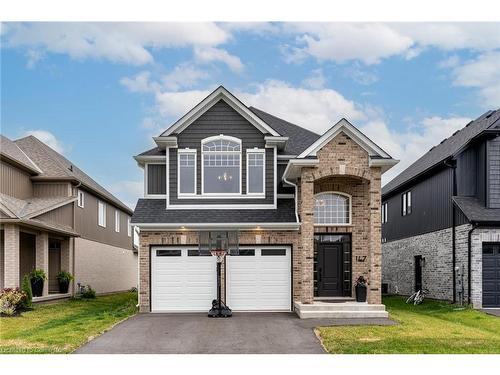 147 Susan Drive Drive, Fonthill, ON - Outdoor With Facade