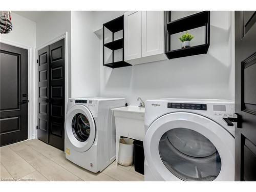 147 Susan Drive Drive, Fonthill, ON - Indoor Photo Showing Laundry Room