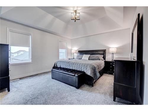 147 Susan Drive Drive, Fonthill, ON - Indoor Photo Showing Bedroom