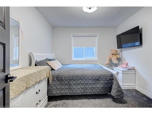 147 Susan Drive Drive, Fonthill, ON - Indoor Photo Showing Bedroom