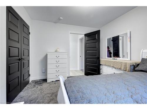 147 Susan Drive Drive, Fonthill, ON - Indoor Photo Showing Bedroom