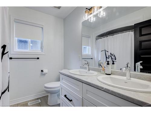 147 Susan Drive Drive, Fonthill, ON - Indoor Photo Showing Bathroom