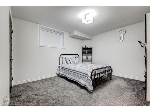 147 Susan Drive Drive, Fonthill, ON - Indoor Photo Showing Bedroom