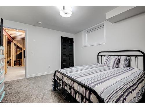 147 Susan Drive Drive, Fonthill, ON - Indoor Photo Showing Bedroom