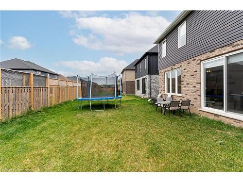 147 Susan Drive Drive, Fonthill, ON - Outdoor With Backyard