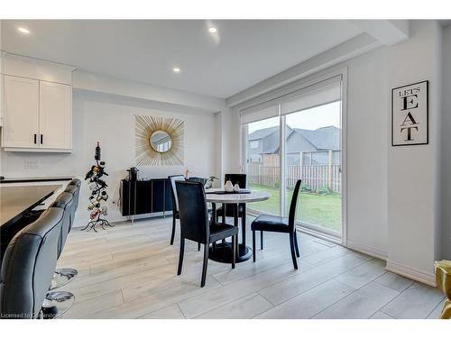 147 Susan Drive Drive, Fonthill, ON - Indoor Photo Showing Dining Room