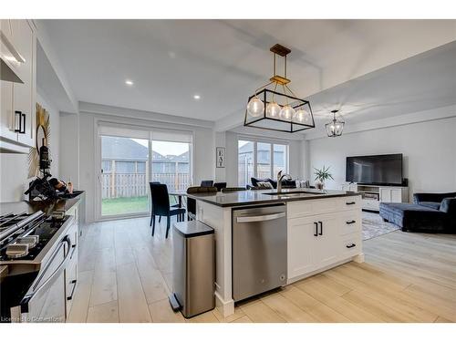 147 Susan Drive Drive, Fonthill, ON - Indoor Photo Showing Other Room