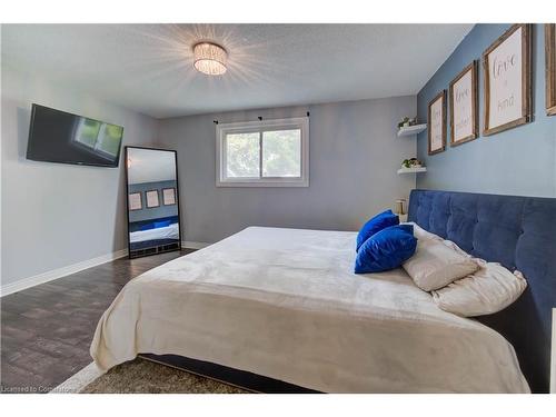 191 Williamson Drive, Caledonia, ON - Indoor Photo Showing Bedroom