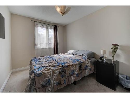 191 Williamson Drive, Caledonia, ON - Indoor Photo Showing Bedroom