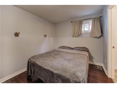 191 Williamson Drive, Caledonia, ON - Indoor Photo Showing Bedroom