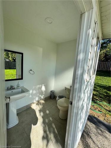 191 Williamson Drive, Caledonia, ON - Indoor Photo Showing Bathroom