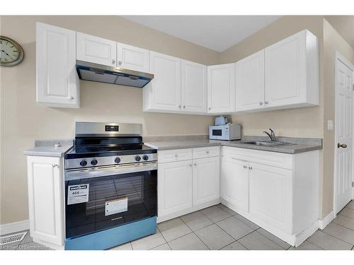 31 Gibson Avenue, Hamilton, ON - Indoor Photo Showing Kitchen