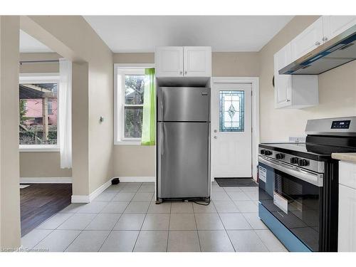 31 Gibson Avenue, Hamilton, ON - Indoor Photo Showing Kitchen