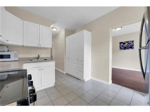 31 Gibson Avenue, Hamilton, ON - Indoor Photo Showing Kitchen