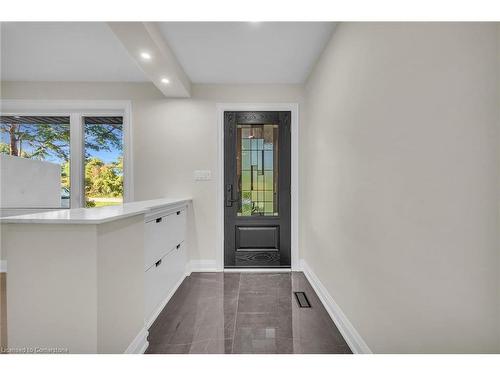 2596 Red Maple Avenue, Jordan Station, ON - Indoor Photo Showing Other Room