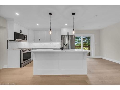 2596 Red Maple Avenue, Jordan Station, ON - Indoor Photo Showing Kitchen With Upgraded Kitchen