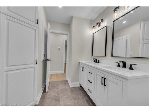 2596 Red Maple Avenue, Jordan Station, ON - Indoor Photo Showing Bathroom