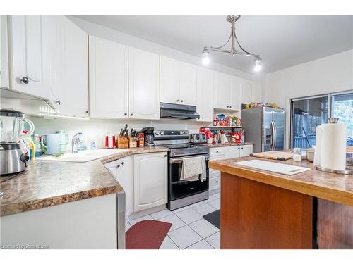 4206 Stadelbauer Drive, Beamsville, ON - Indoor Photo Showing Kitchen