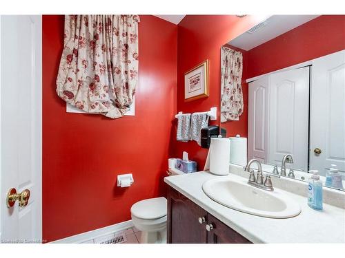 4206 Stadelbauer Drive, Beamsville, ON - Indoor Photo Showing Kitchen