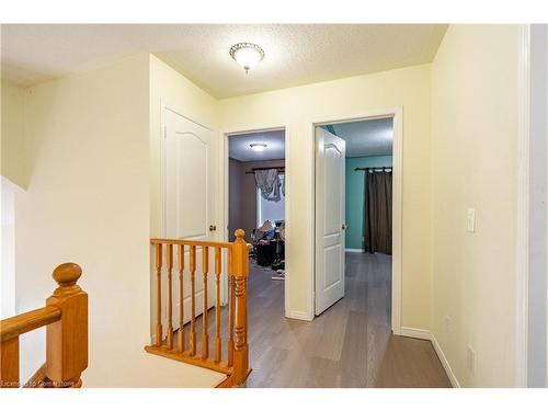 4206 Stadelbauer Drive, Beamsville, ON - Indoor Photo Showing Kitchen