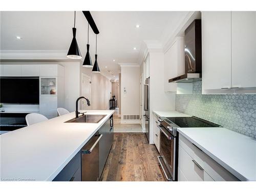 201 Hatt Street, Dundas, ON - Indoor Photo Showing Kitchen With Upgraded Kitchen