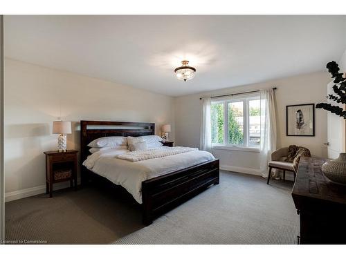 201 Hatt Street, Dundas, ON - Indoor Photo Showing Bedroom