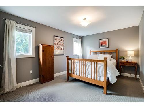 201 Hatt Street, Dundas, ON - Indoor Photo Showing Bedroom