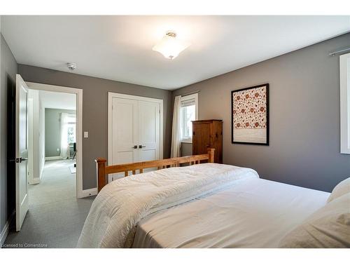 201 Hatt Street, Dundas, ON - Indoor Photo Showing Bedroom