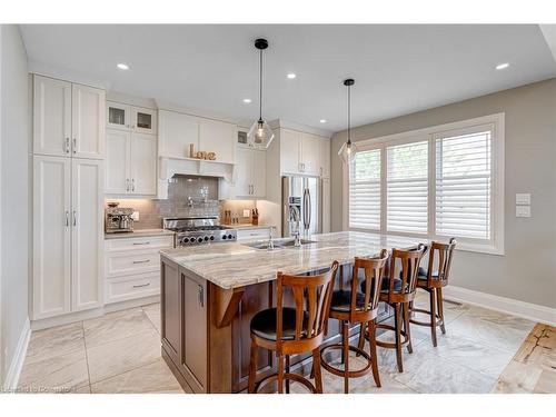 365 Mud Street E, Stoney Creek, ON - Indoor Photo Showing Kitchen With Upgraded Kitchen