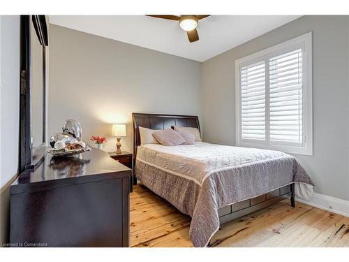 365 Mud Street E, Stoney Creek, ON - Indoor Photo Showing Bedroom