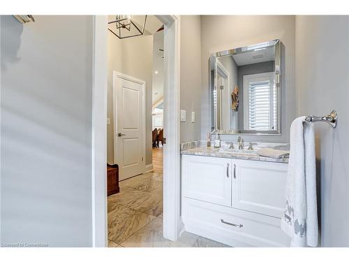 365 Mud Street E, Stoney Creek, ON - Indoor Photo Showing Bathroom