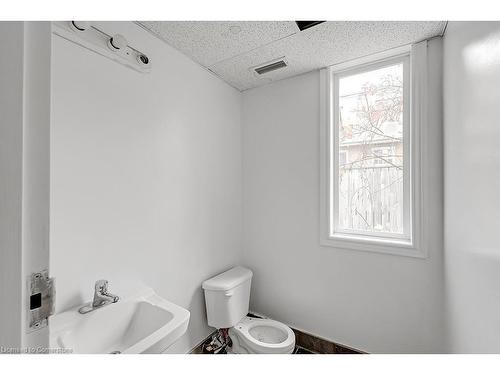 344 Guelph Line, Burlington, ON - Indoor Photo Showing Bathroom