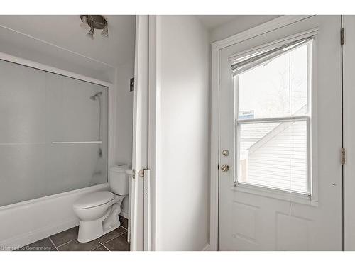 344 Guelph Line, Burlington, ON - Indoor Photo Showing Bathroom