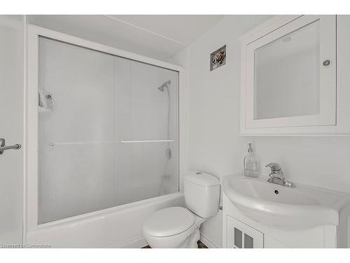 344 Guelph Line, Burlington, ON - Indoor Photo Showing Bathroom