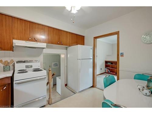 368 East Side Crescent, Burlington, ON - Indoor Photo Showing Kitchen