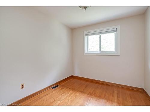 368 East Side Crescent, Burlington, ON - Indoor Photo Showing Other Room