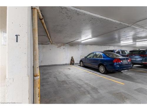 702-21 East Avenue S, Hamilton, ON - Indoor Photo Showing Garage