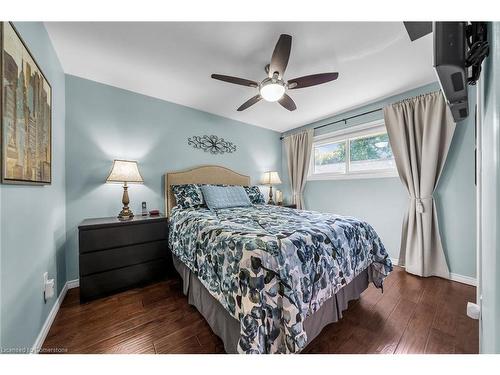 149 Renfrew Street E, Caledonia, ON - Indoor Photo Showing Bedroom