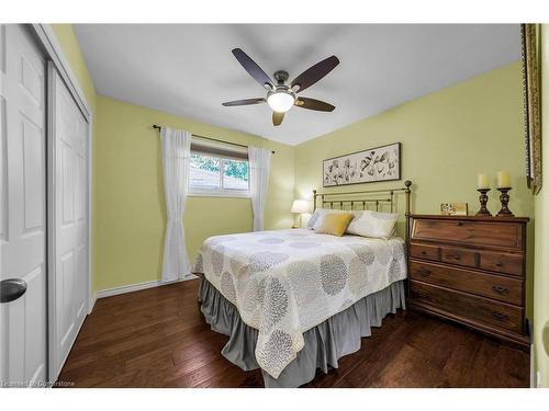 149 Renfrew Street E, Caledonia, ON - Indoor Photo Showing Bedroom